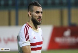 لاعب بالزمالك يوجه إشارات بذيئة لمعارضي الانقلاب في جنوب أفريقيا