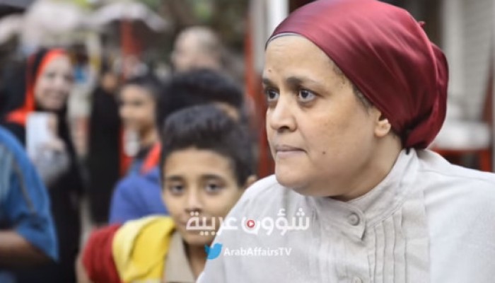 بالفيديو.. سيدة جريئة تفضح عصابة العسكر وتشرح معاناة الغلابة