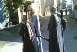 توقف المدارس وتعطل القطارات وتشريد المرضى .. الحياة تتوقف في "قنا" بسبب معركة “المعيصرة”