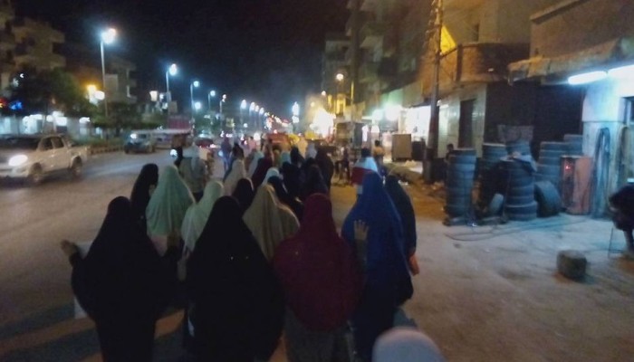 تواصل التظاهرات الليلية الرافضة لحكم العسكر بديرب نجم بالشرقية