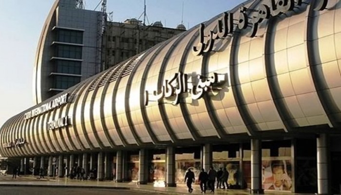 سلطات الانقلاب تفرج عن 7 حجاج من غزة احتجزوا شهرا بمطار القاهرة