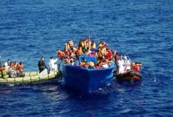 إيطاليا: العثور على جثث 5 مهاجرين في "المتوسط" وإنقاذ 300