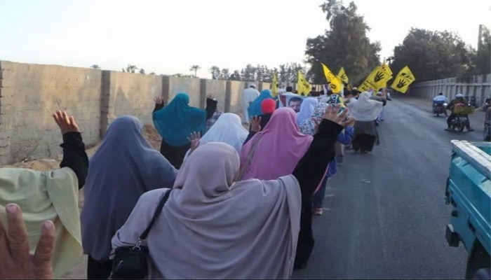 للمرة الثانية ثوار حوش عيسي في مسيرة حاشدة تهتف " قولى يابشا وقولى يا بيه الجنيه بيجيب ايه"