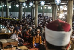 "أوقاف الانقلاب" تدعم السيسي بـ"الشحاتة" من على منابر مصر