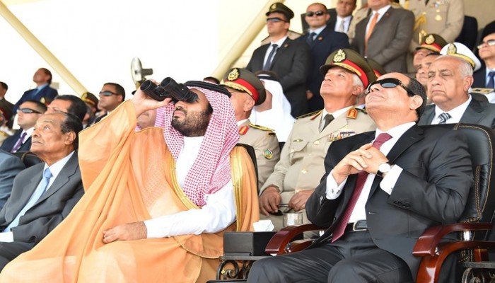 موقع إيراني: السيسي طالب إيران بمواجهة السعودية والكويت.. وسلمان هدده بمصير مبارك