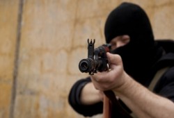 مصرع العميد أركان حرب "عادل رجائي" برصاص مجهولين أمام منزله