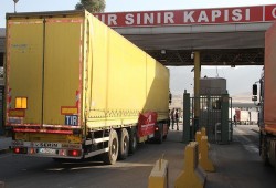 الهلال الأحمر التركي يرسل 20 شاحنة مساعدات إنسانية إلى العراق