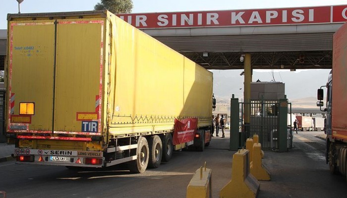 الهلال الأحمر التركي يرسل 20 شاحنة مساعدات إنسانية إلى العراق