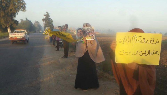 ثوار فاقوس يرفضون أحكام العسكر ويجددون البيعة للرئيس مرسي