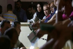 مصر تغلق معبر رفح وسط انتظار 20 ألفًا على الجانب الفلسطيني