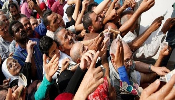 زحام وصراخ للحصول على كيلو سكر بأحدى قرى القليوبية