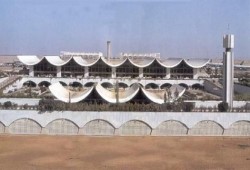 الحوثيون عن صاروخ "مكة" : استهدفنا مطار جدة