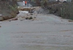 انتشال 7 جثث من ضحايا السيول على طريق قنا - سوهاج