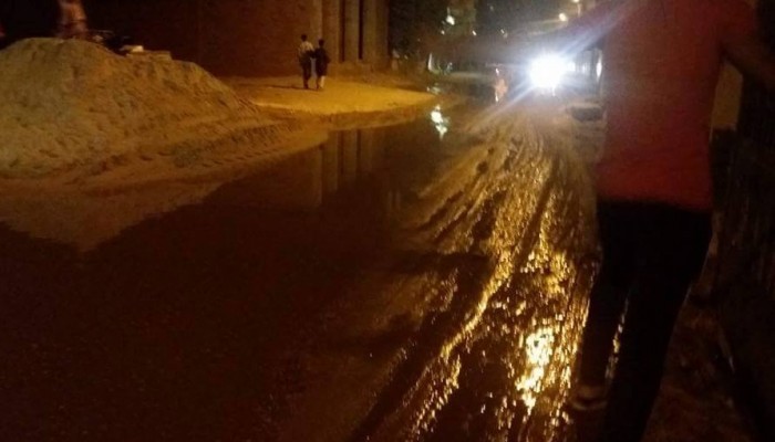 مياه "المجاري" تغلق شوارع العباسة بأبو حماد.. وسط تجاهل مسئولي الانقلاب