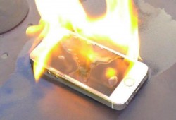 لماذا تنفجر الهواتف الذكية ؟ وكيف تحمي هاتفك من الاشتعال؟