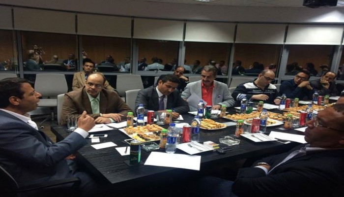 خبير قانون دولي: دحلان يدير الأجهزة الأمنية بمصر