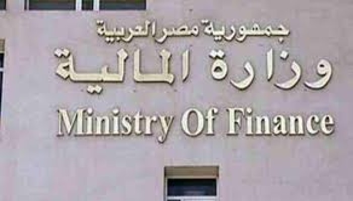 تداعيات ارتفاع عجز الموازنة إلى 12.2%