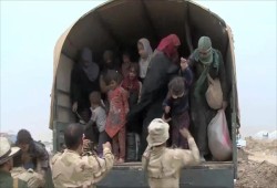 عشرات العائلات تفر من شرق الموصل
