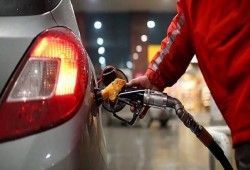 "زلزال التعويم".. حكومة الانقلاب : انتظروا زيادة أسعار الوقود خلال أيام