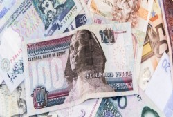 الخاسرون والرابحون من "التعويم"