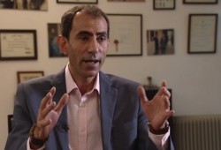 "فودة" بعد تعويم الجنيه: يا مصريين اضحكوا على "خيبتكم"