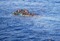غرق 240 مهاجرًا قبالة السواحل الليبية