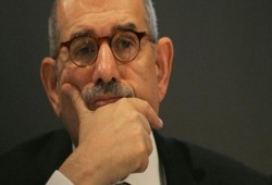 محامون دوليون: بيان البرادعي حول"رابعة" أمام مكتب التحقيقات البريطانية