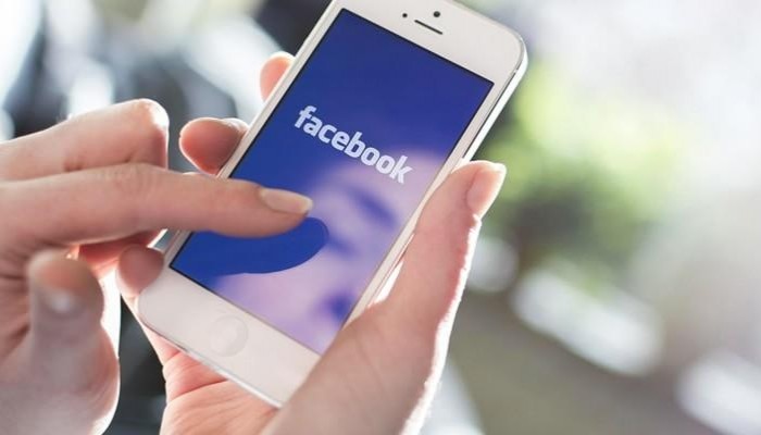 "فيسبوك" ينافس "لينكد إن" ويطلق خاصية التوظيف