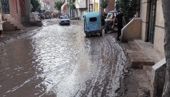 أهالي كوم حمادة يستغيثون : انقذونا من الصرف الصحي