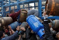 بوادر أزمة فى اسطوانات الغاز بالمنزلة وسعرها يصل إلى 30جنيهاً