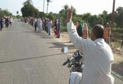 أهالي الحسينية بالشرقية يتظاهرون للمطالبة بحق الغلابة