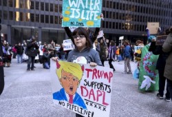 "الهنود الحمر" يتظاهرون ضد ترامب