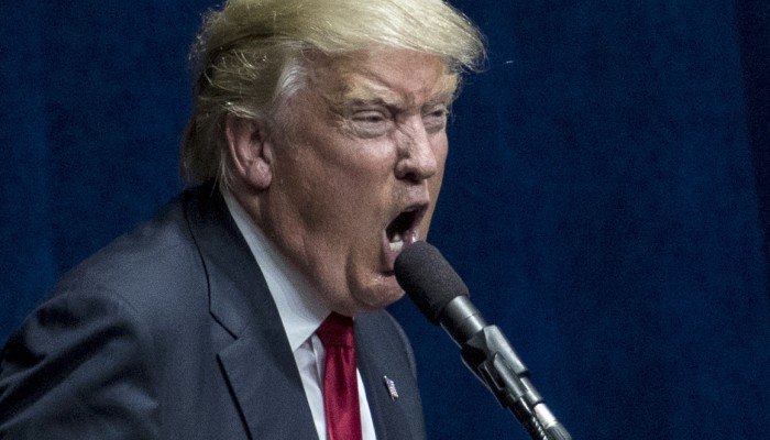 ترامب يعلن عن نيته بطرد 3 مليون مهاجر من الولايات المتحدة وبناء الجدار العازل