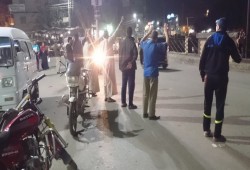 سلسلة بشرية مناهضة للانقلاب بشبين القناطر