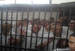 إضراب معتقلي مركز شرطة كفر صقر بالشرقية إعتراضا علي حبس زوجة أحدهم