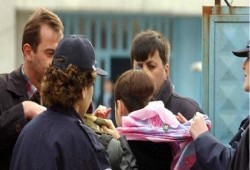 طعن مصرية بسكين ونزع حجابها في أمريكا