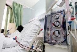بالصور.. "الأطباء": توقف ٩ مراكز للغسيل الكلوي بسبب نقص المحاليل