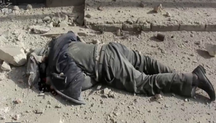 عشرات الشهداء بغارات لنظام بشار الأسد على حلب وإدلب