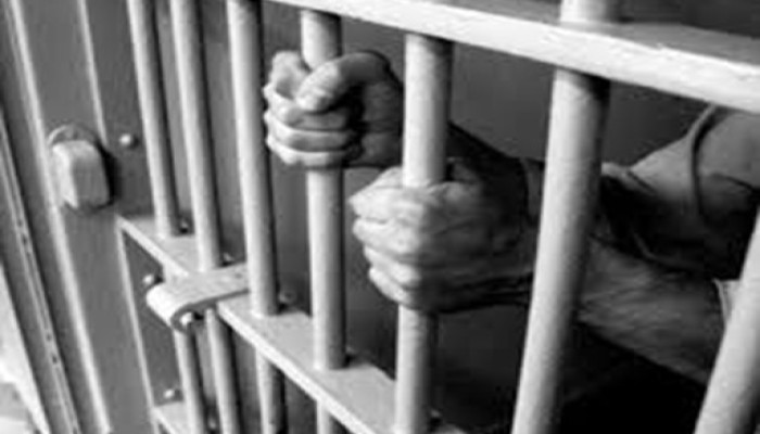 إضراب معتقلو مركز شرطة كفر صقر بالشرقية ردا علي الانتهاكات بحقهم