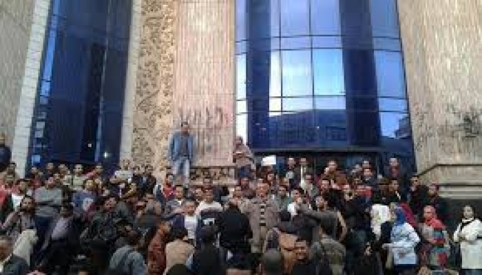 الصحفيون تنتفض ضد حبس النقيب.. فعلها عبدو! ولم يفعلها عبد الناصر في جبروته