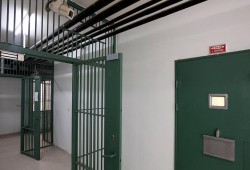 نادي الأسير: 350 طفلاً فلسطينياً يقبعون بسجون الاحتلال الإسرائيلي