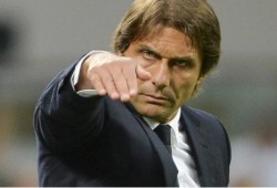 كونتي يقود تشيلسي لقمة الدوري الانجليزي بتشكيل تاريخي