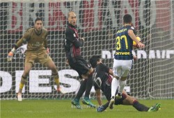 ديربي الغضب المنتظر .. ميلان وإنتر يبدعان ويتعادلان في مباراة مثيرة (فيديو)