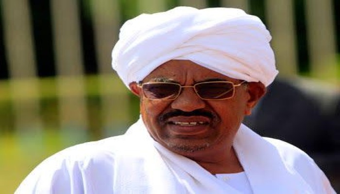 الرئاسة السودانية تنفي وفاة "البشير" بأزمة قلبية