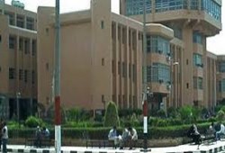 أمن الانقلاب يقتحم جامعة المنوفية ويعتقل طلابًا للمرة الثانية