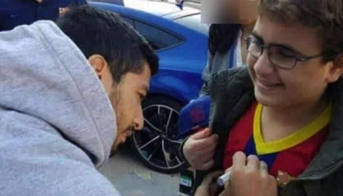 سواريز يحقّق حلم طفل فلسطيني فقد بصره في العدوان الصهيوني على غزة