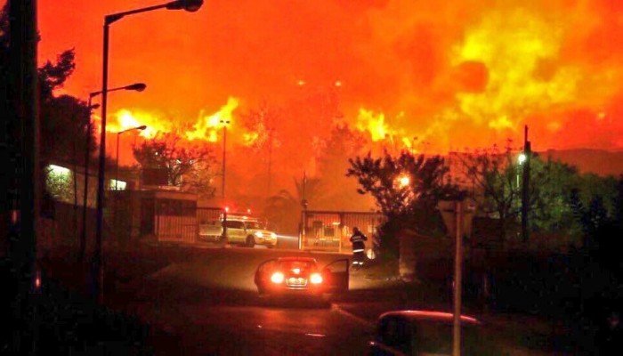 صهاينة يشعلون الحرائق في حقول فلسطينية والرياح تحولها تجاههم