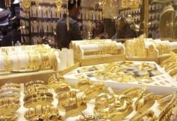 "الدولار" يختفي وجرام الذهب عيار 24 بـ663 جنيهًا
