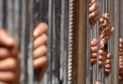 الاحتلال الصهيوني يهدد بتغذية معتقليْن فلسطينيين مضربيْن عن الطعام قسرياً