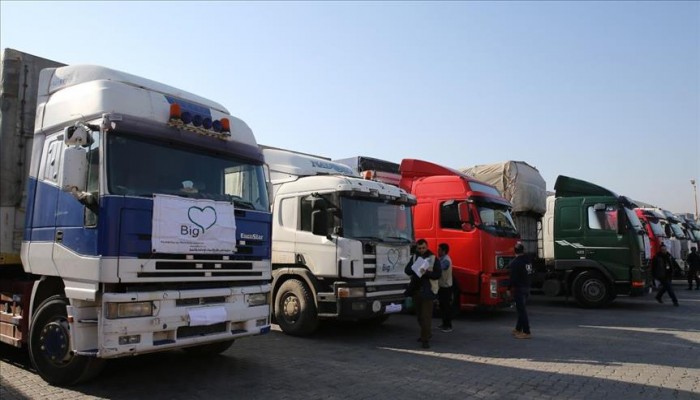 24 شاحنة مساعدات إنسانية أممية تنطلق من تركيا إلى إدلب السورية